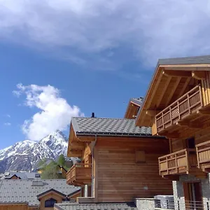 https://chalet-grizzly.hotels-rhonealpes.com